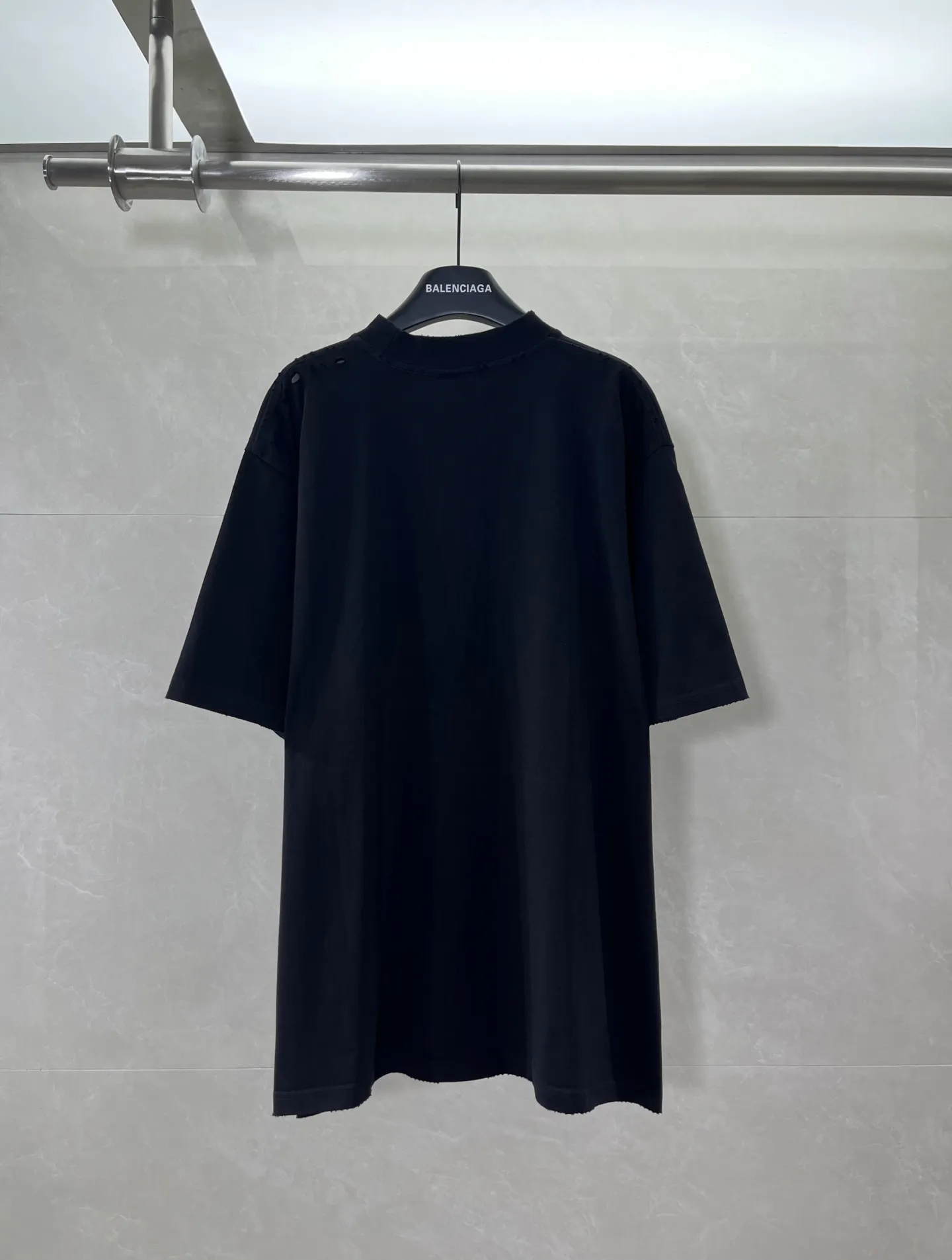 P115💰 -BALENCIAGA- 、 300 . Retro 、 、 、 not been done 、 ，Retro ， 15s ; 32s 。 、Breathable 、 Wear-Resistant ， 。Retro ， Retro ， ， 。 ， ， ， 。 notbeen done ， ， ， 。 ， 、 ， ， 。 ， ， ， 、 。 。 ， 。 oversize ，oversize ， ， ， 、 、 ， 。 ， ， 。 :Black Sizes:XS-L